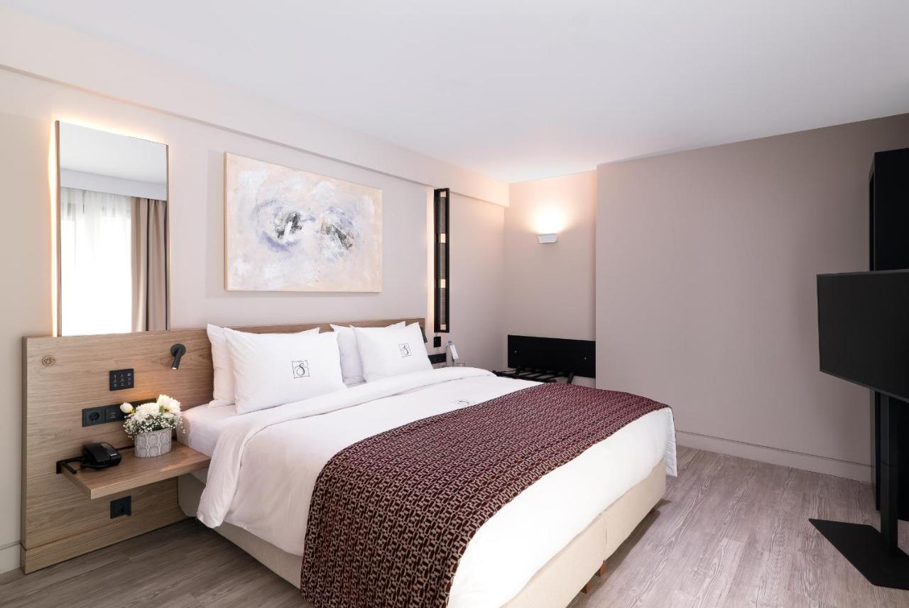 S Hotel Boutique Салоники Экстерьер фото A bedroom at the hotel
