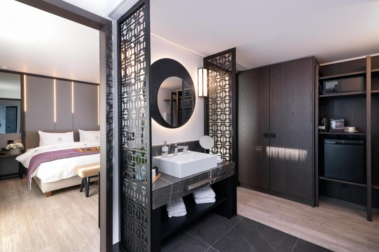 S Hotel Boutique Салоники Экстерьер фото Deluxe Room