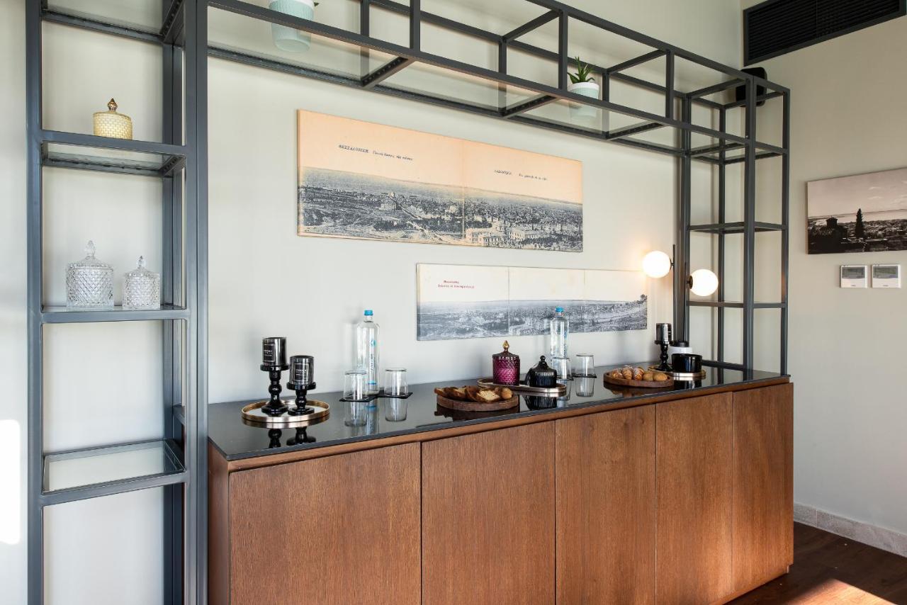 S Hotel Boutique Салоники Экстерьер фото A wet bar in a home